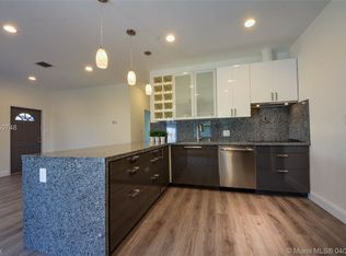 825 NE 4th St, Hallandale, FL 33009