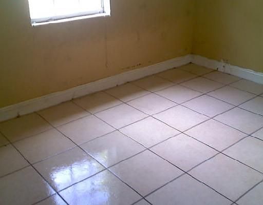 5th image of 2404 NW 13th Ct
