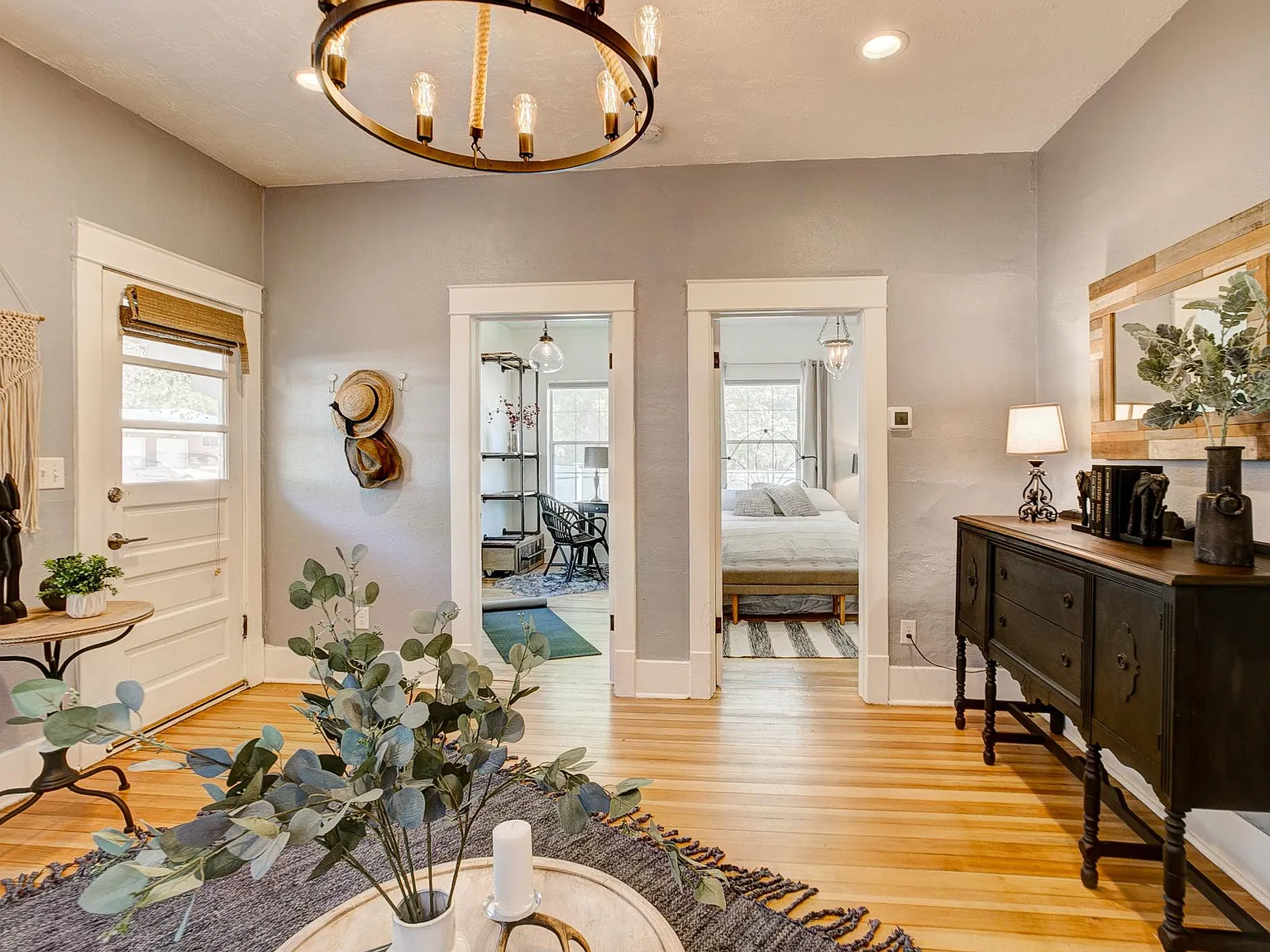 2 bed, 855 sqft, $2,450 — Photo 3