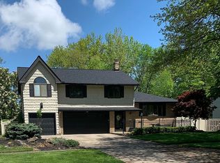 7392 Baldwin Creek Dr, Middleburg Heights, OH 44130