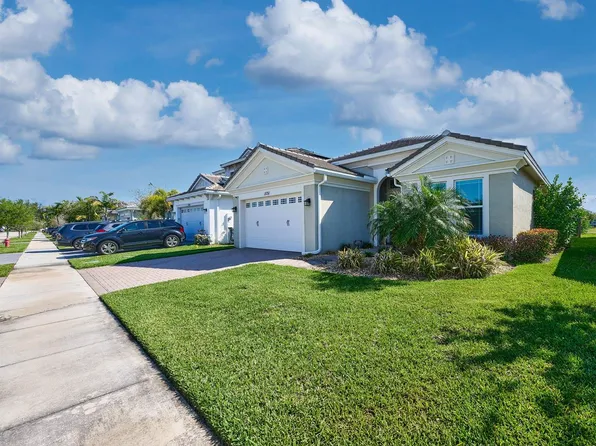 15751 Goldfinch Cir, Loxahatchee, FL 33470