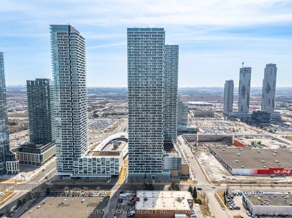898 Portage Pkwy #5605, Vaughan, ON L4K 0J6