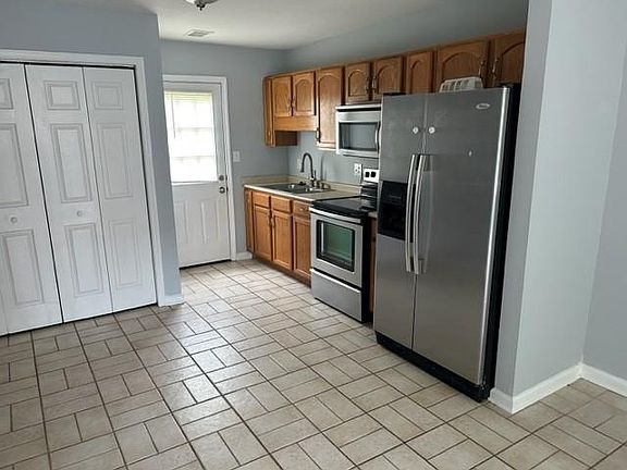 3rd image of 602 Cory Dr APT A