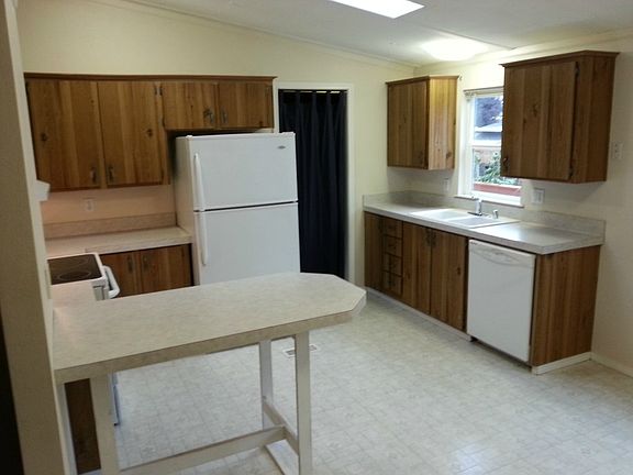 4th image of 12102 241st Avenue Ct E