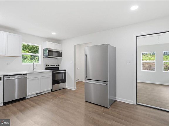 4th image of 2810 N Frederick Pike