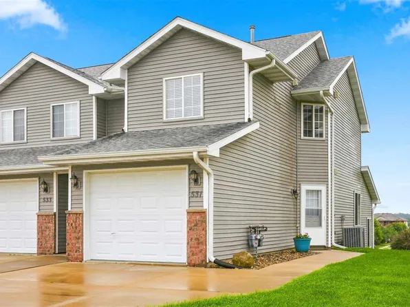531 E Goldfinch Dr, Tiffin, IA 52340