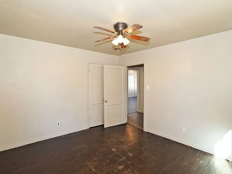 106 N Virginia St — Photo 3