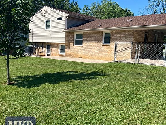 2nd image of 124 Howard Dr