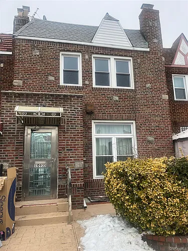 10933 Francis Lewis Blvd Photo 1