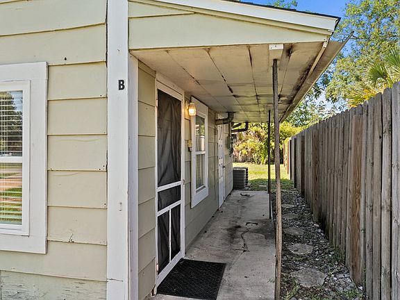 3rd image of 525 8th St