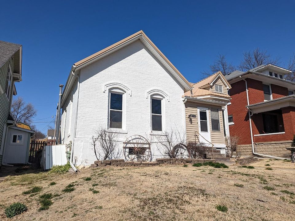2nd image of 933 Riley St