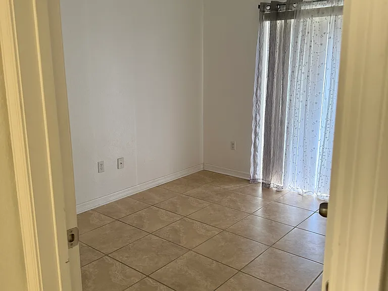 3409 Hamlet Loop — Photo 5