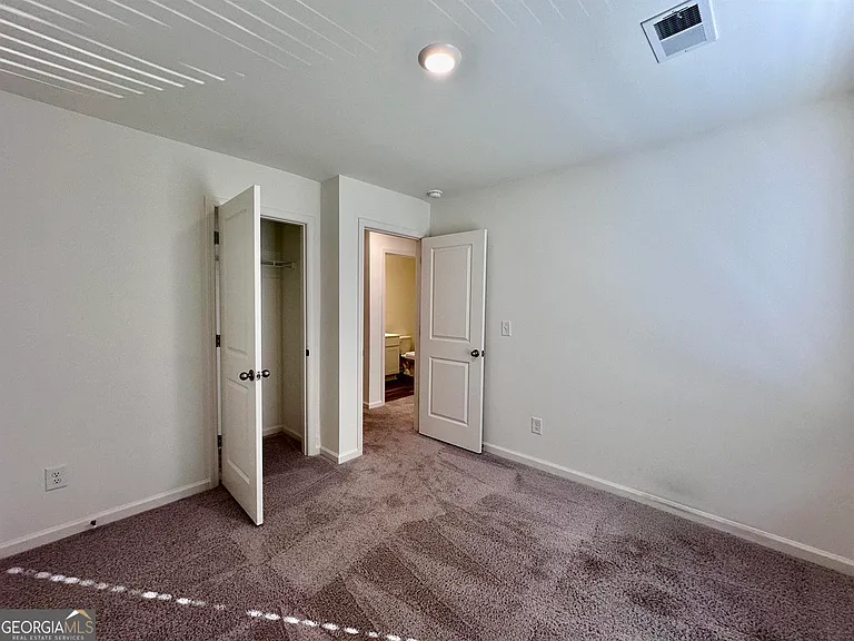 1066 Paddington Dr — Photo 12