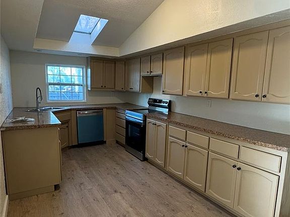 5th image of 8409 Curly Ln
