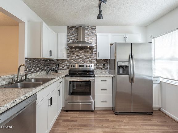 2nd image of 14 Kings Colony Ct