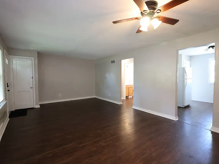 418 N Dade Ave — Photo 5