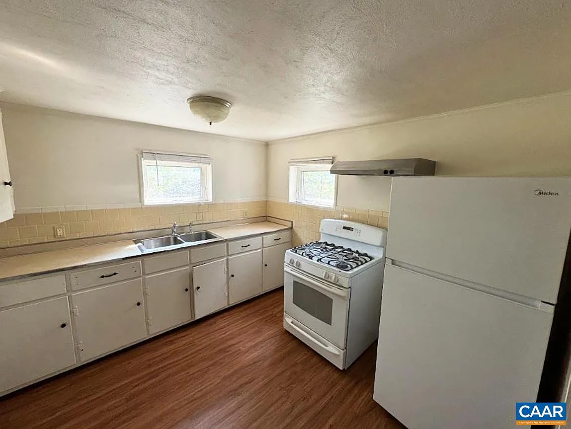 1 bed, 1.0 bath, 1200 sqft, $1,350 — Photo 4
