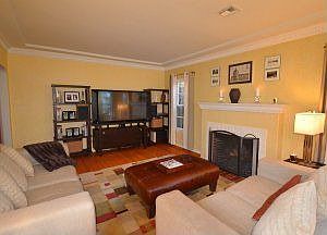 4th image of 2363 Manning Ave