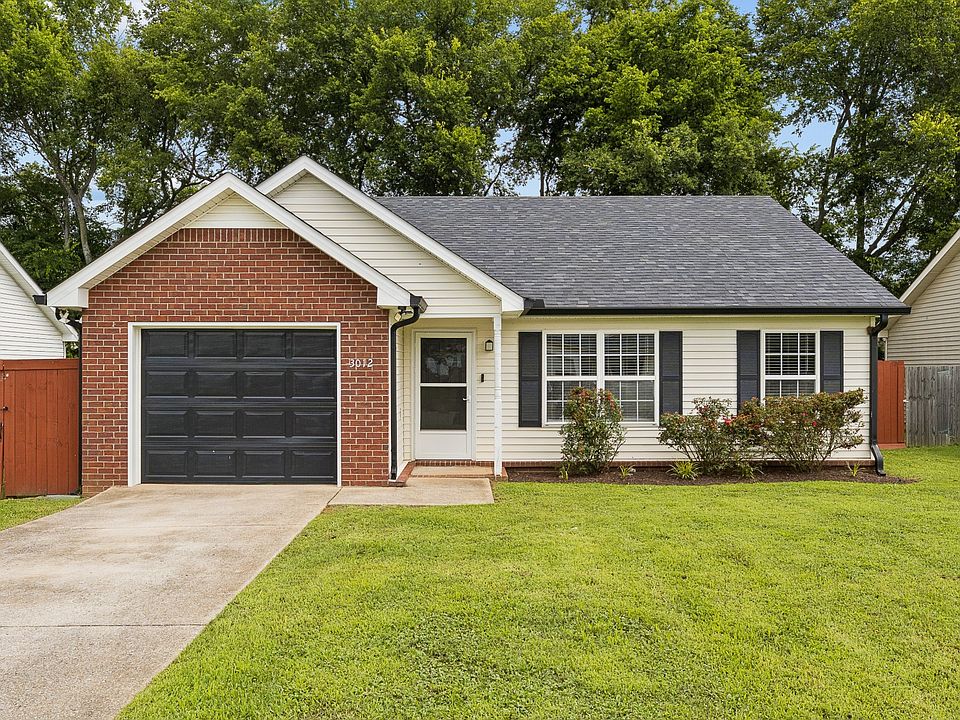 1st image of 3012 Roscommon Dr