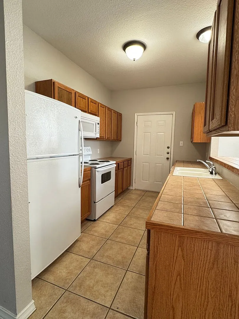 126 Sandstone Unit A Jarrell, TX 76537 — Photo 3