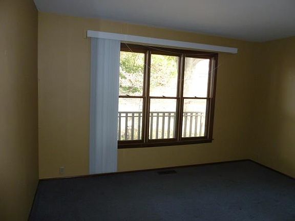 5th image of 447 W 104th St Unit A