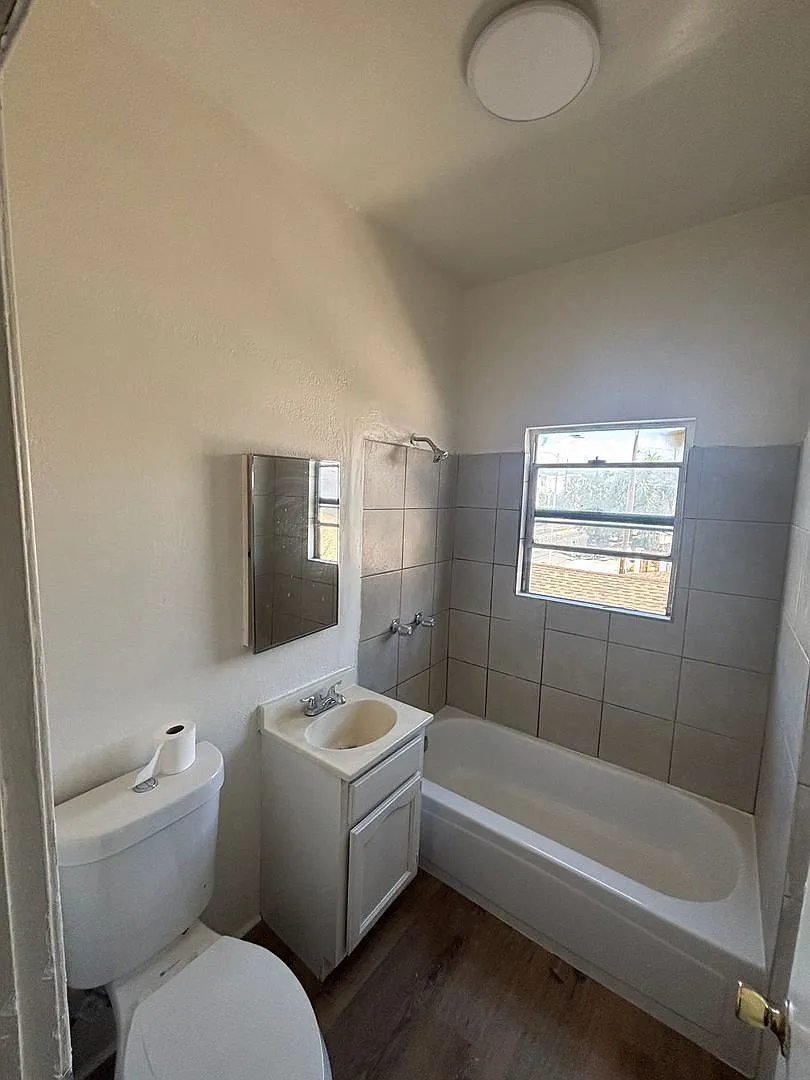 2 bed, 2.0 bath, 850 sqft, $2,289 — Photo 4