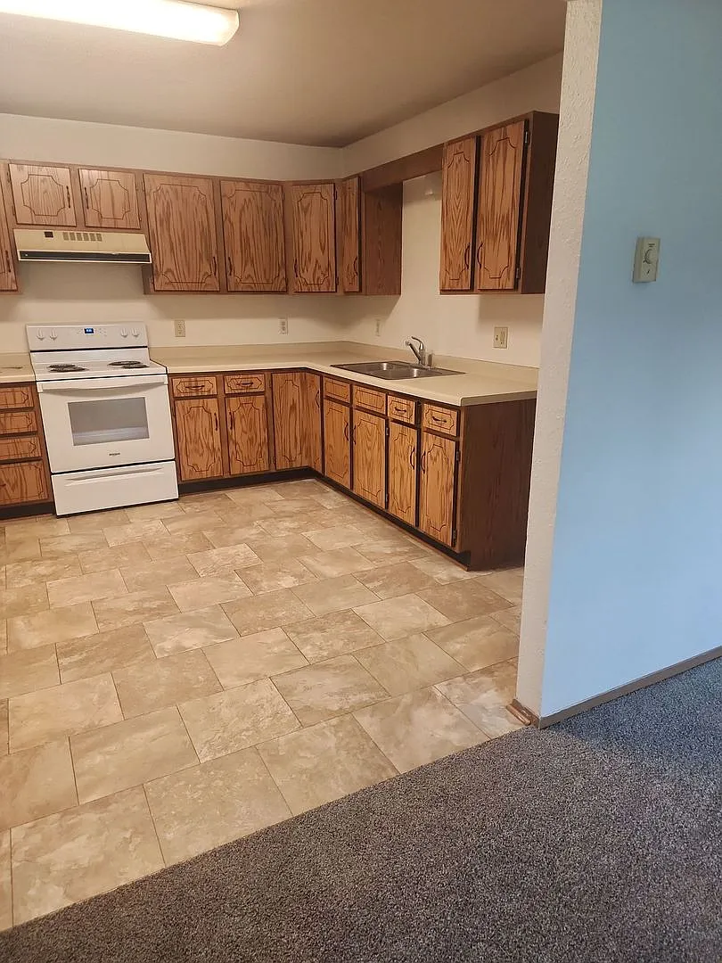 Spacious 3 Bedroom Apartment in Montgomery $1,100/month — Photo 2
