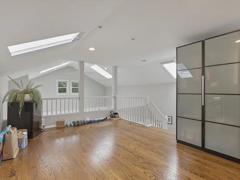 1038 N Marshfield Ave #3 — Photo 6