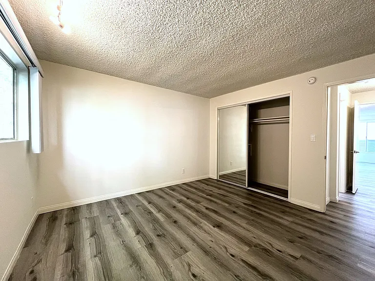 1706 Granville Ave #8 — Photo 14