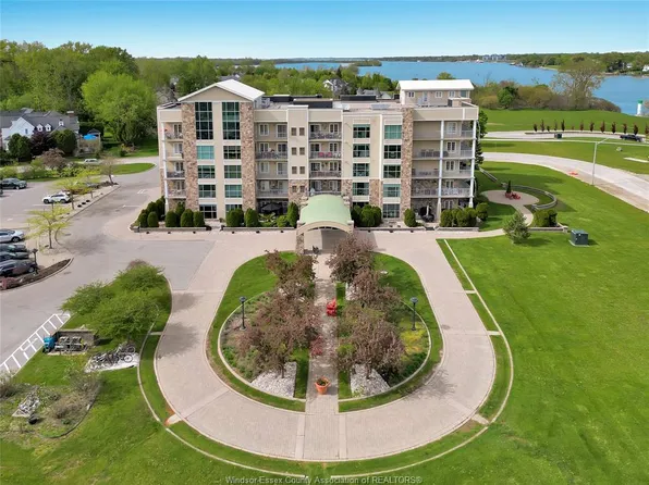34 Boblo Island Blvd #103, Amherstburg, ON N9V 0C4