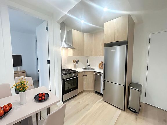 3rd image of 251 W 92nd St APT 5E3
