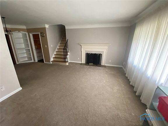 3rd image of 2715 Densmore Dr