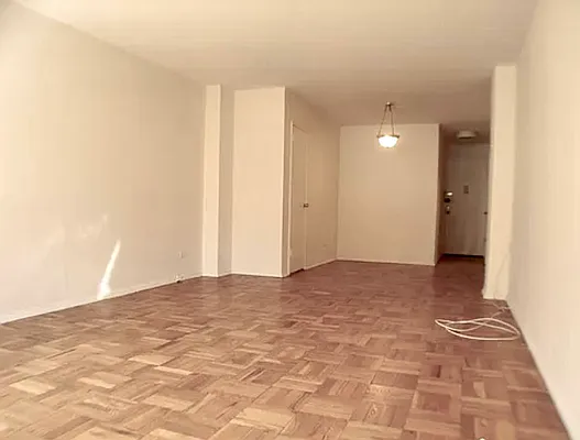 Rented by Bond New York | media 71