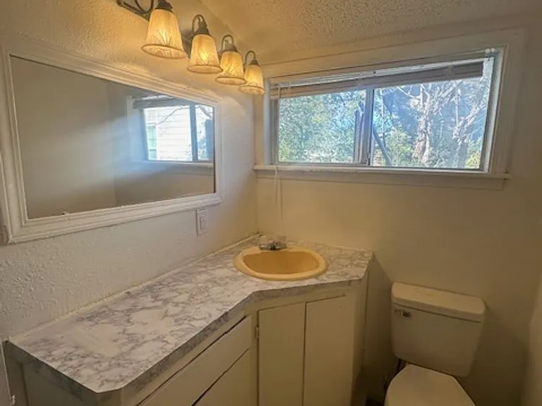 842 S La Salle Dr — Photo 15