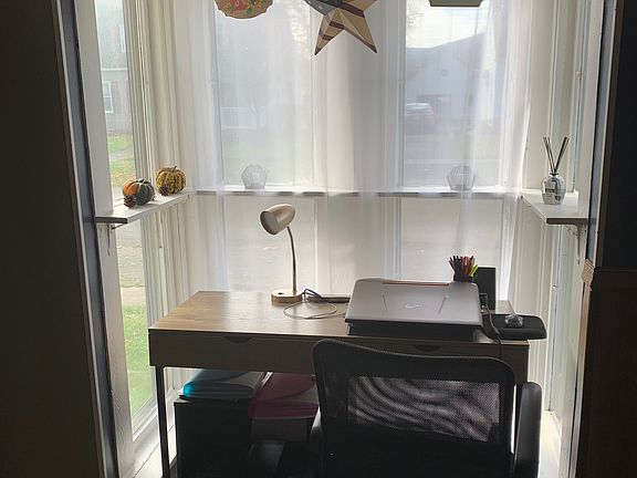 4th image of 33 Elm St APT 101