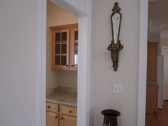 4th image of 1520 Wedmore Ct SE