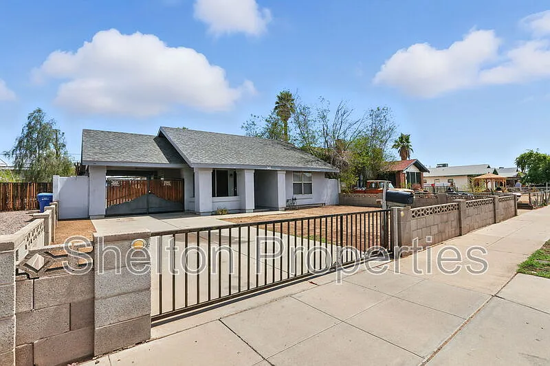 3 bed, 2.0 bath, 1178 sqft, $1,950 — Photo 3