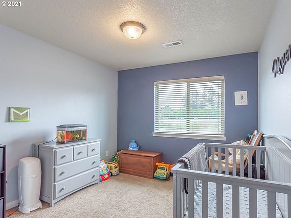 5th image of 847 NE 109th Ct