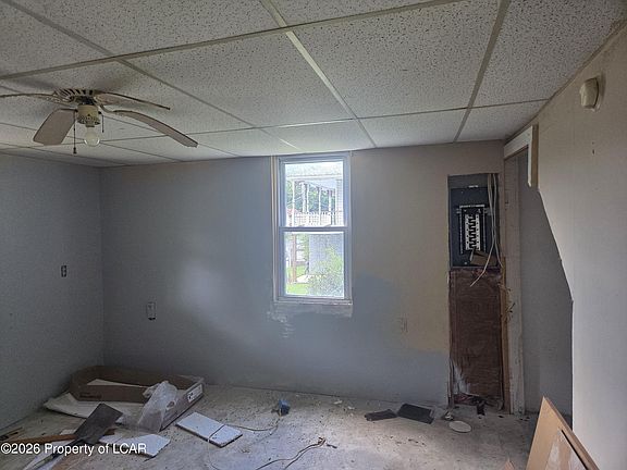 3rd image of 108 W Enterprise St