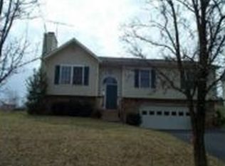 5173 Crumpacker Dr, Roanoke, VA 24019