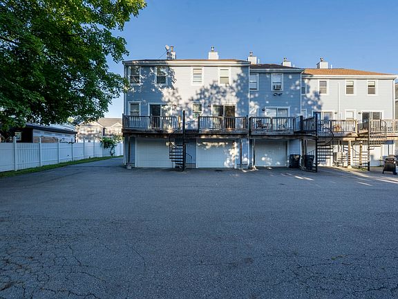 3rd image of 120 Portland St #3