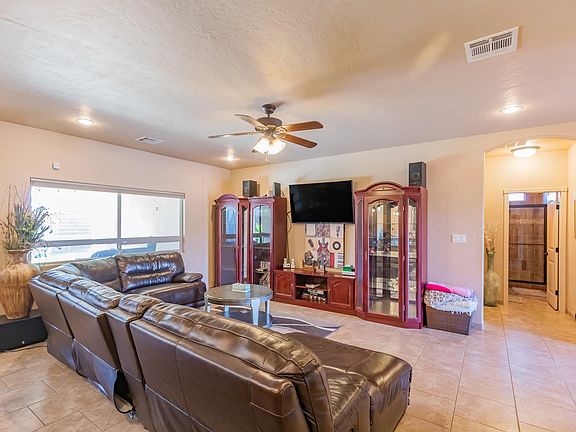 5th image of 1148 El Nido Dr