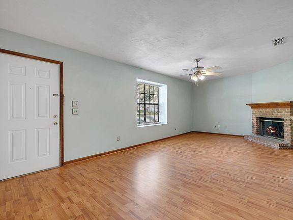 4th image of 2057 Victory Garden Ln