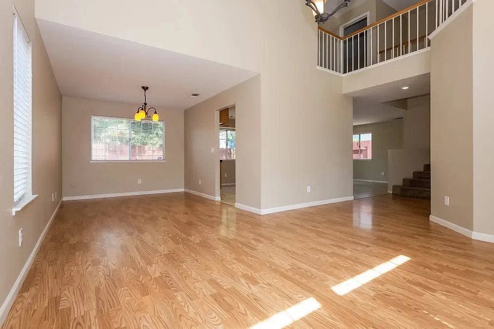 3 bed, 2.5 bath, 1946 sqft, $2,500 — Photo 4