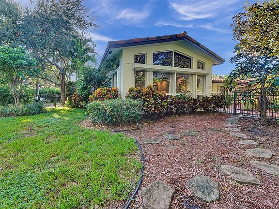 3rd image of 2713 NE 27th Avenue