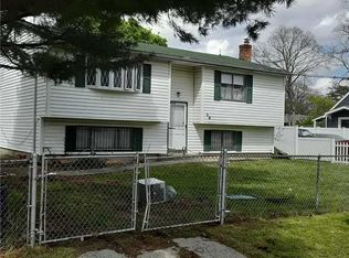 59 Fulton St, West Babylon, NY 11704