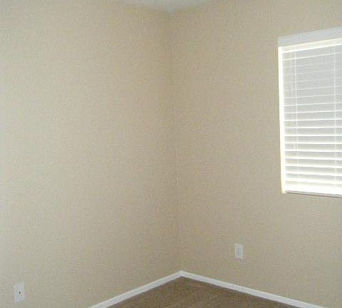 3rd image of 639 Woodgate St