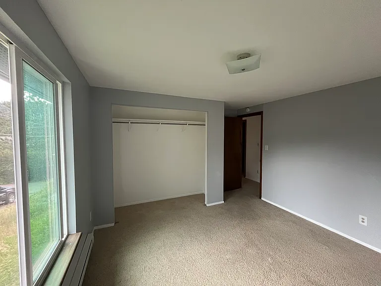 26142 Kingsbury Rd — Photo 7