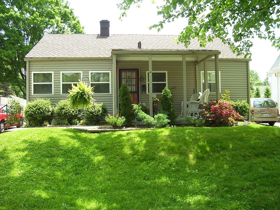 Front view of the home.