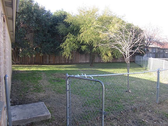 Large Fenced Back Yard
